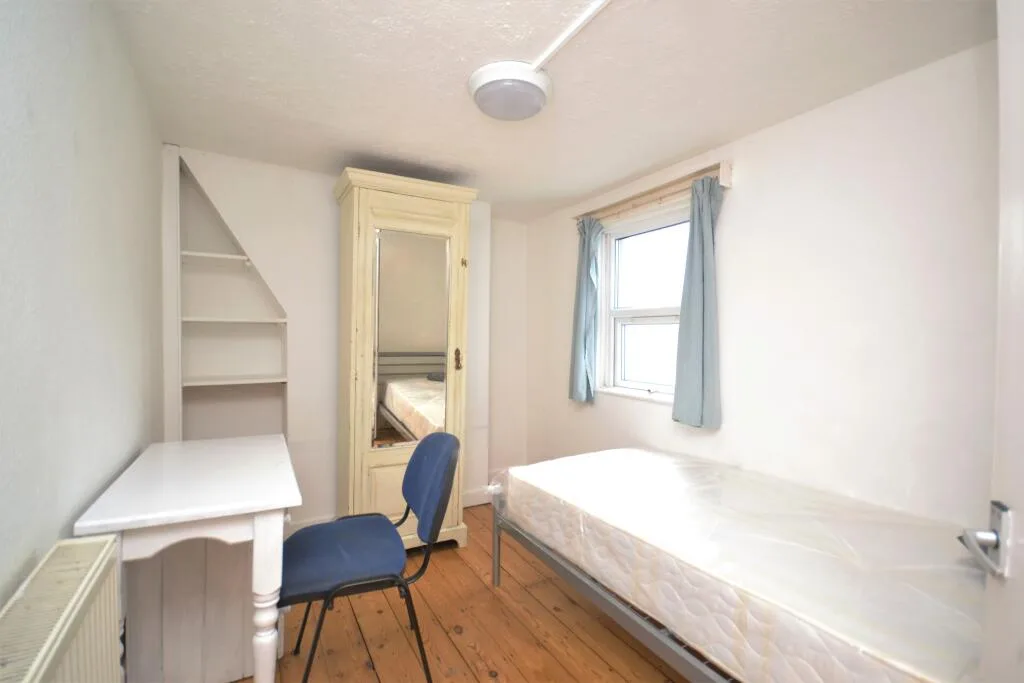 6 bedroom terraced house for rent