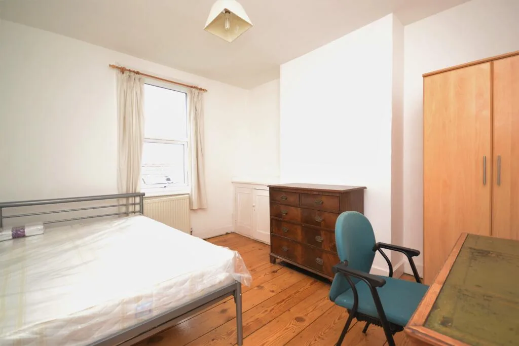 6 bedroom terraced house for rent
