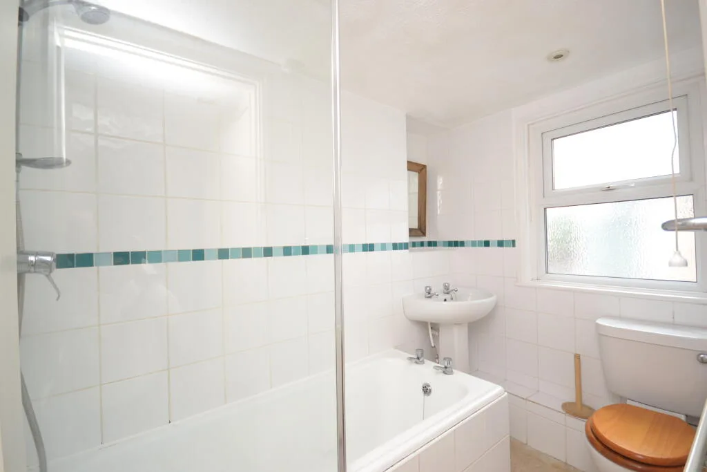 6 bedroom terraced house for rent