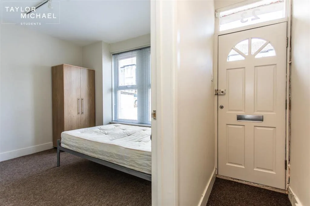 6 bedroom terraced house for rent