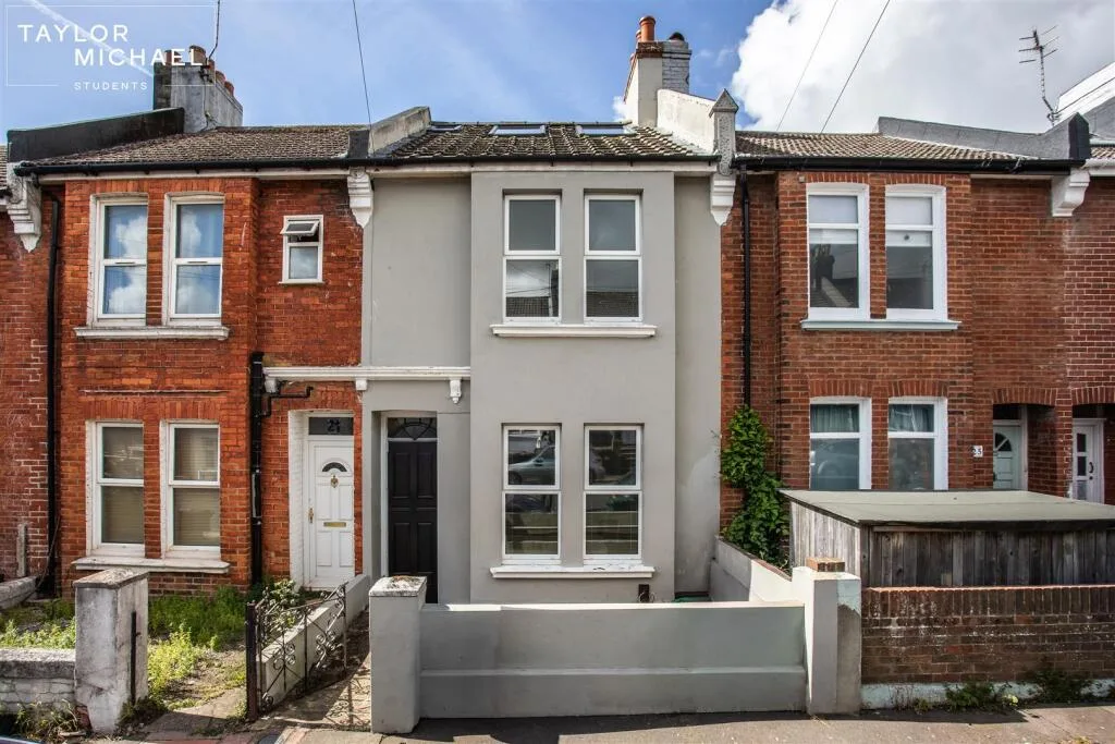 6 bedroom terraced house for rent