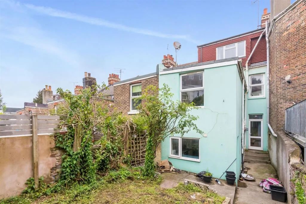 6 bedroom house share for rent