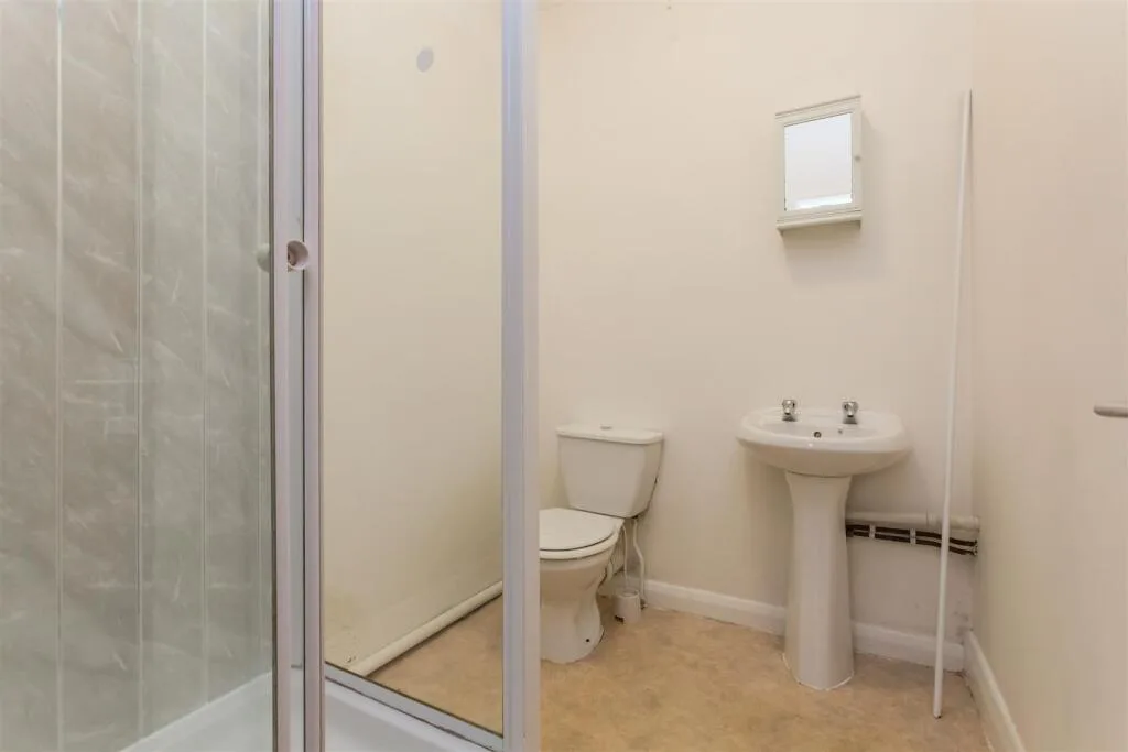 6 bedroom house share for rent