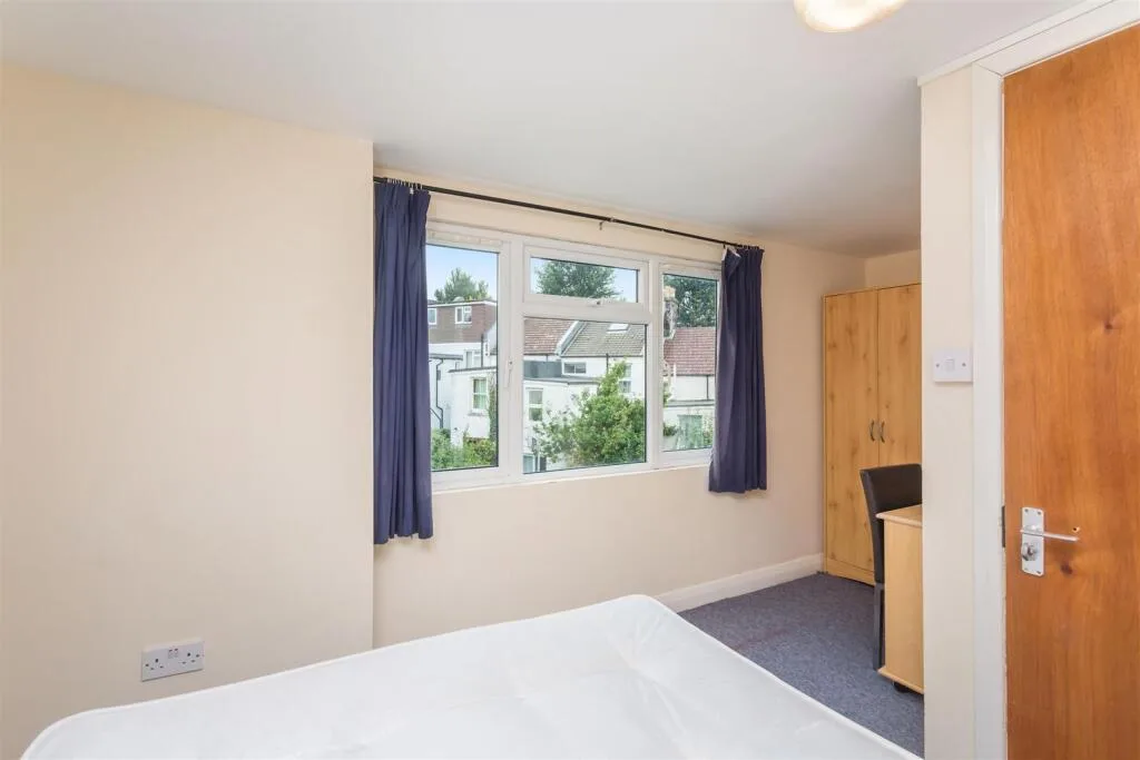 6 bedroom house share for rent