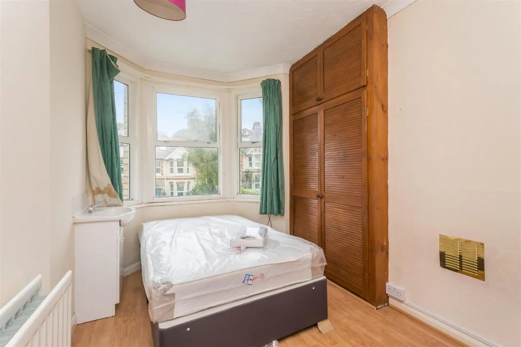 6 bedroom house share for rent
