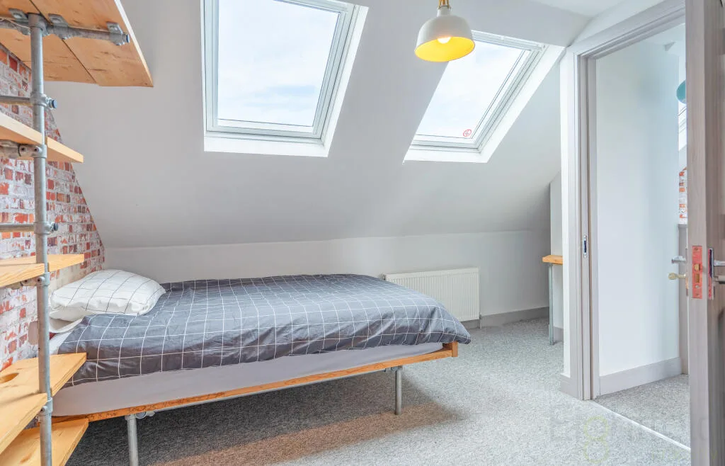 6 bedroom end of terrace house for rent