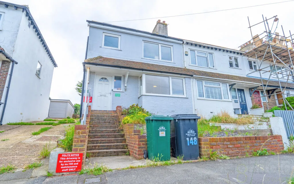 6 bedroom end of terrace house for rent