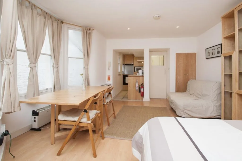 Studio flat for rent