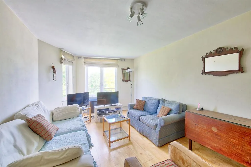 4 bedroom flat for rent