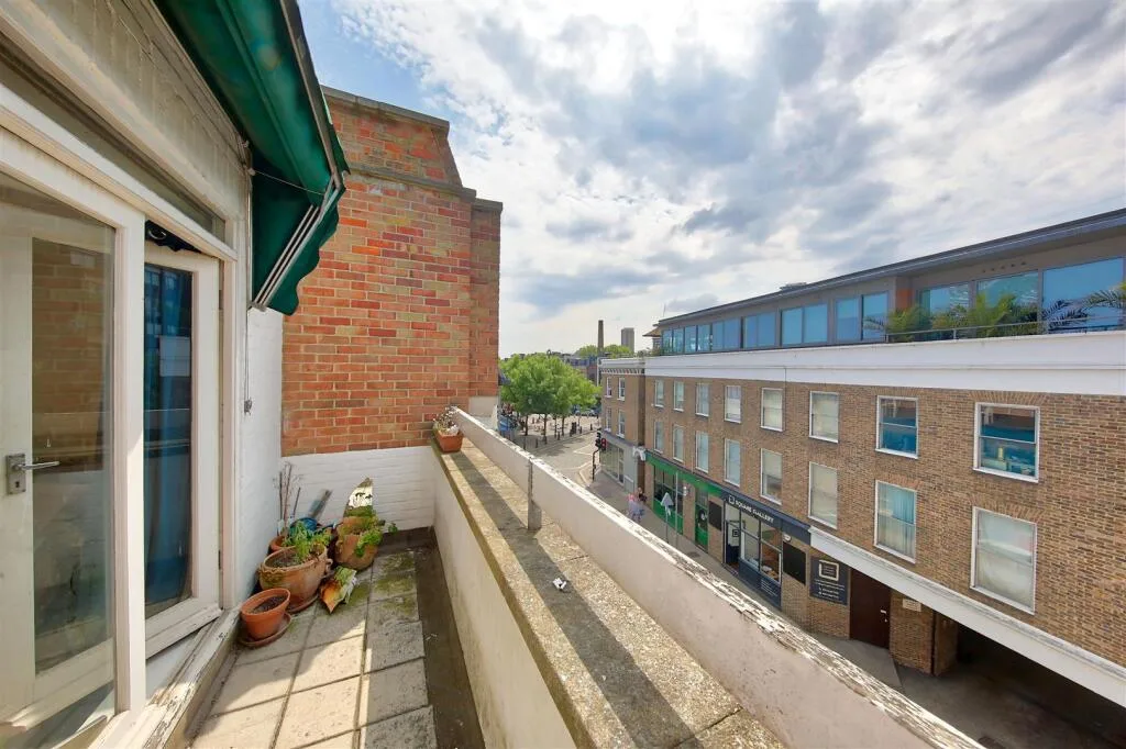 4 bedroom flat for rent