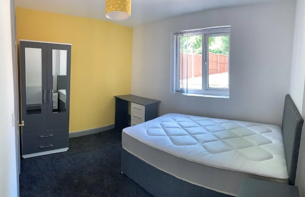7 bedroom terraced house for rent