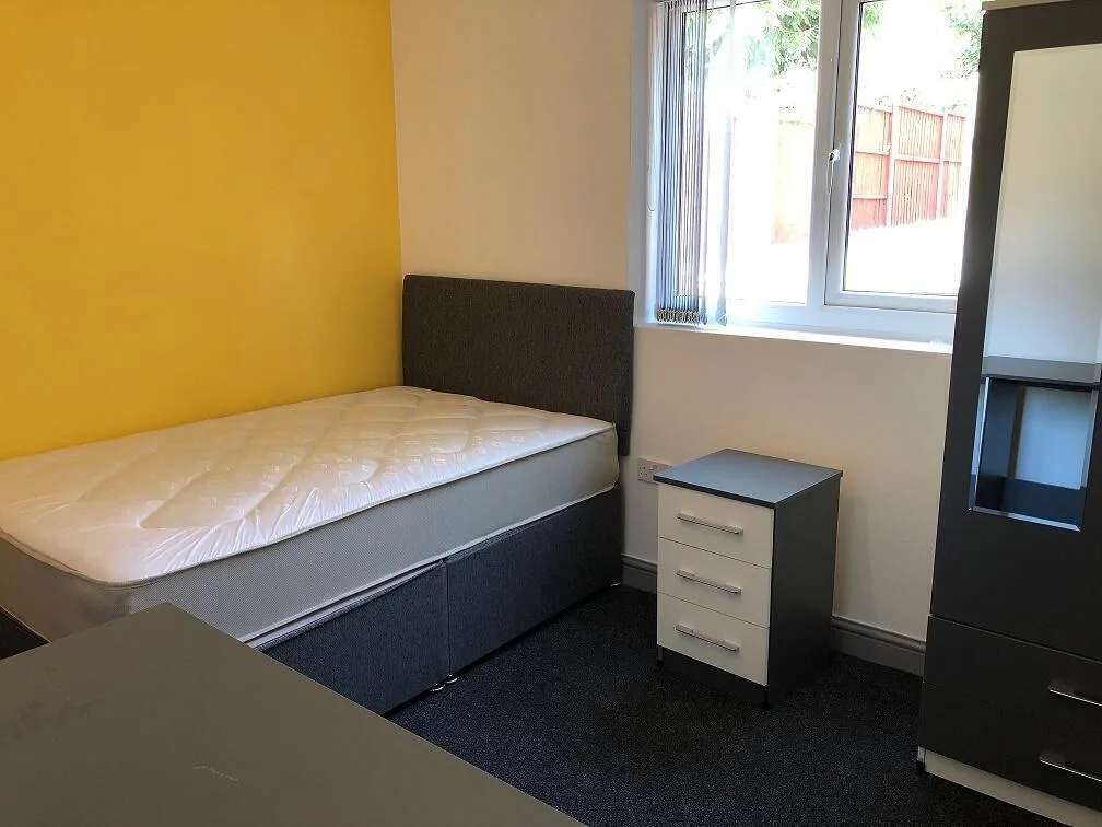 7 bedroom terraced house for rent