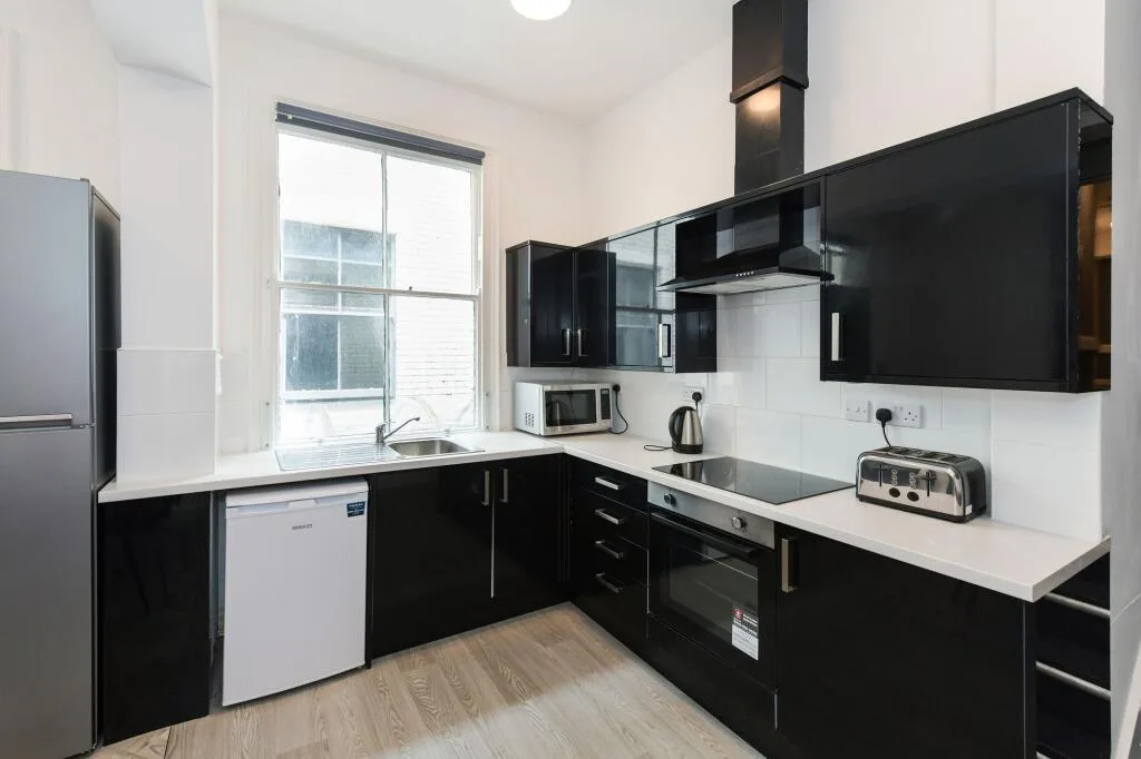 6 bedroom flat for rent