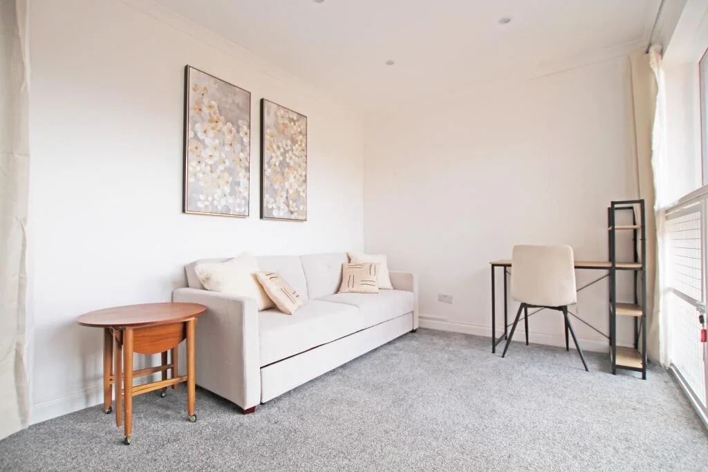 4 bedroom flat for rent
