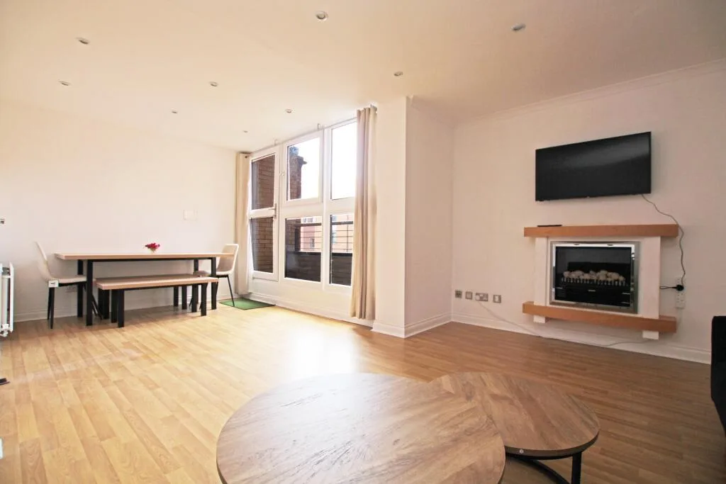 4 bedroom flat for rent