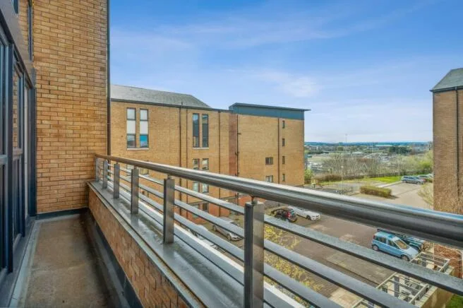 4 bedroom flat for rent