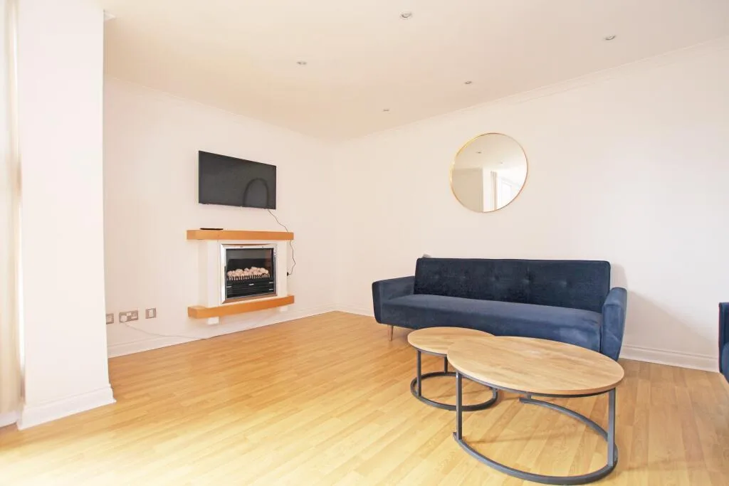 4 bedroom flat for rent