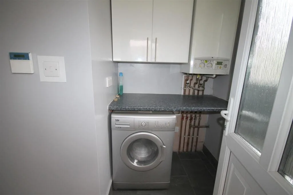 1 bedroom house share for rent