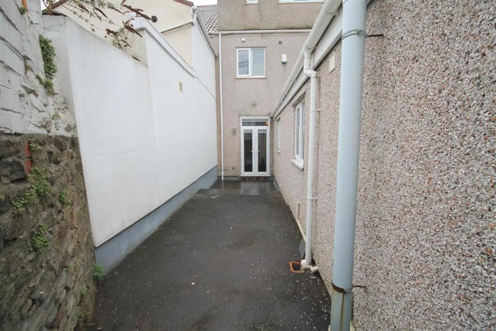 1 bedroom house share for rent