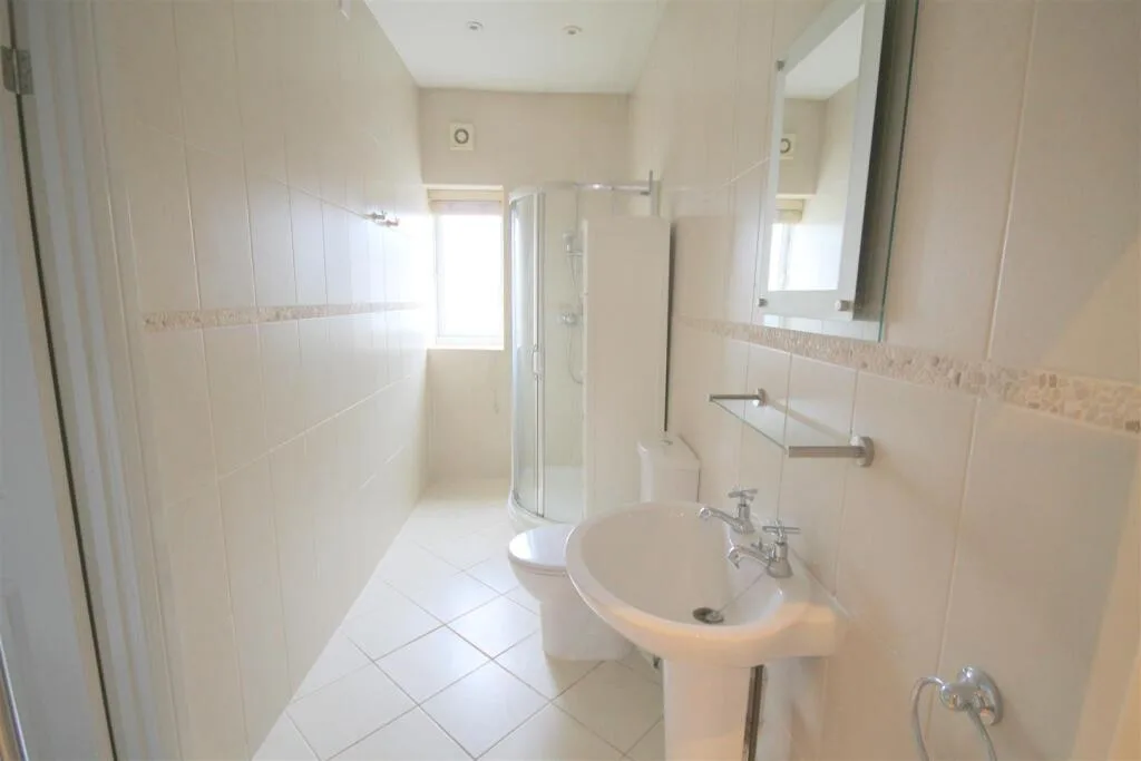 1 bedroom house share for rent
