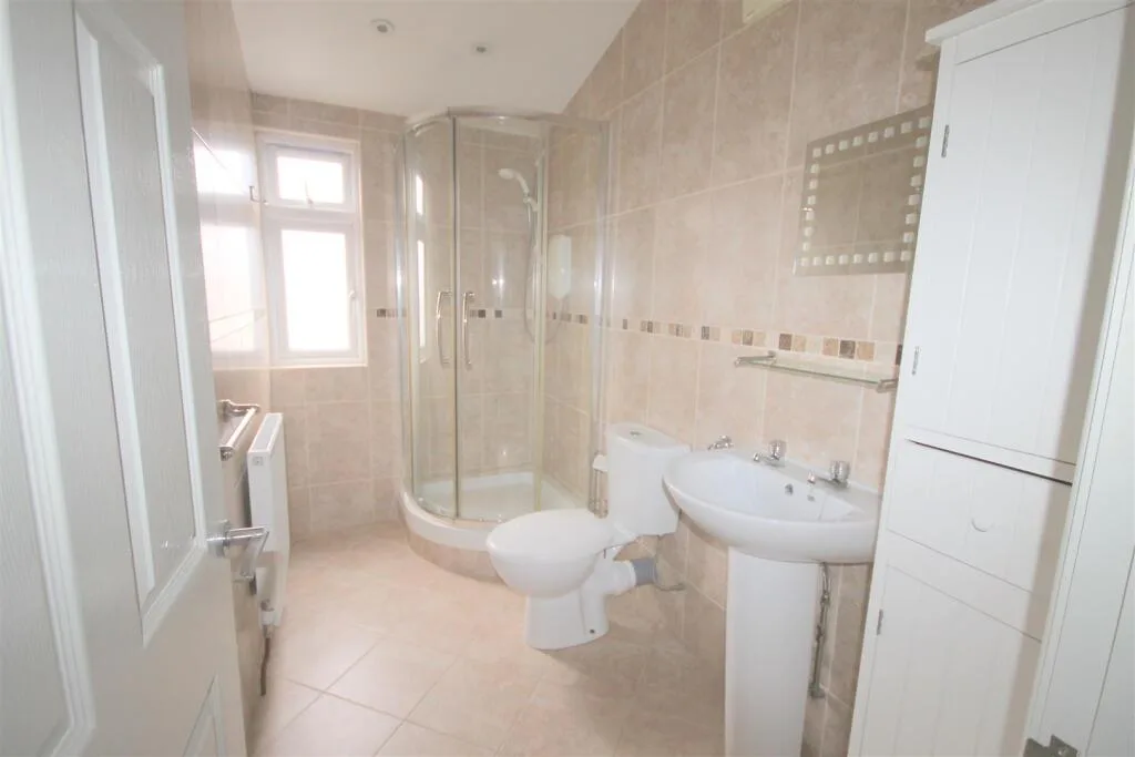 1 bedroom house share for rent