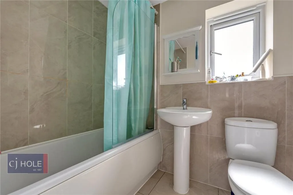4 bedroom town house for rent