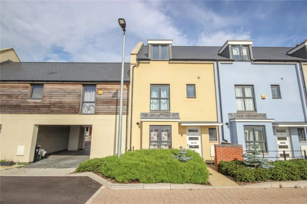 4 bedroom town house for rent