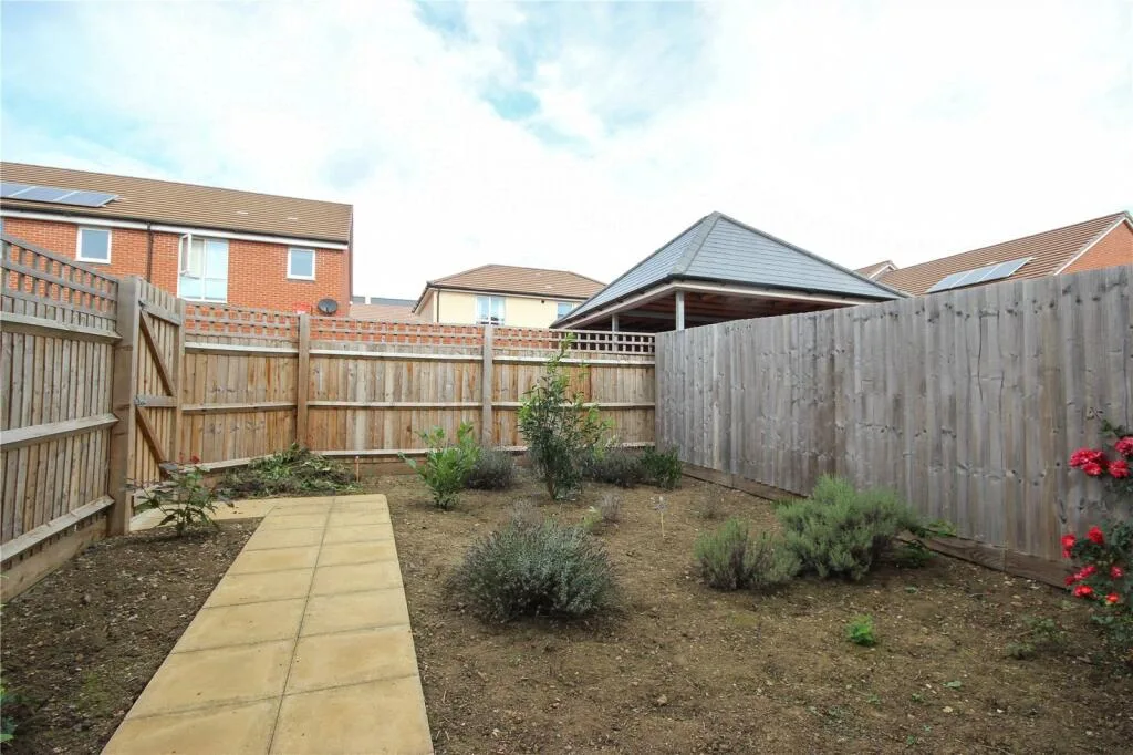 4 bedroom town house for rent