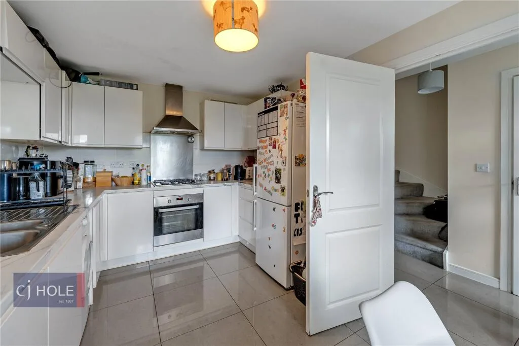 4 bedroom town house for rent