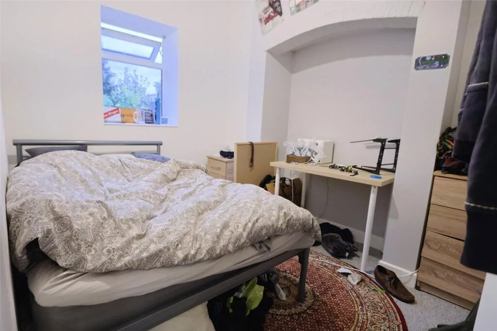 5 bedroom terraced house for rent