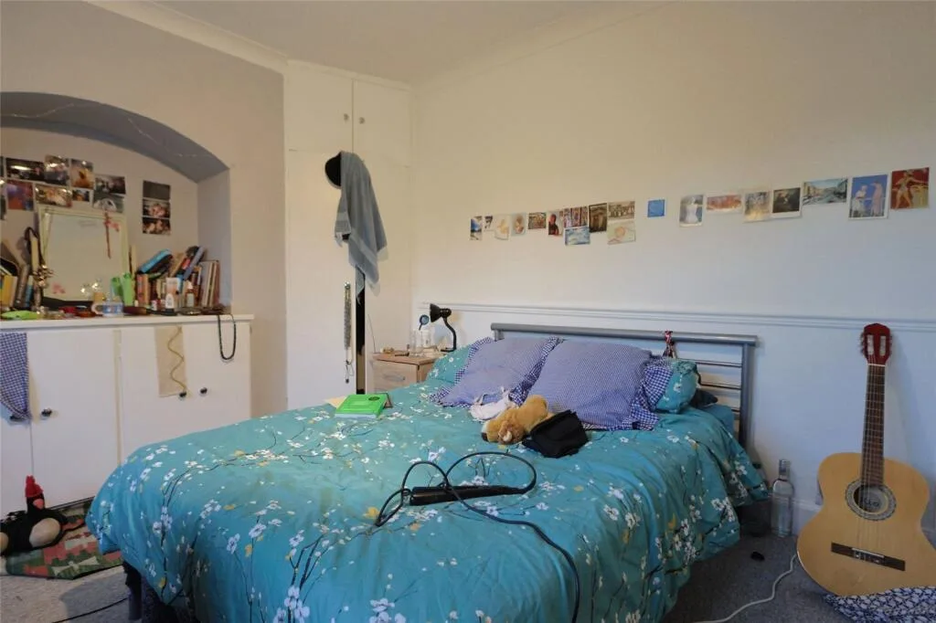 5 bedroom terraced house for rent