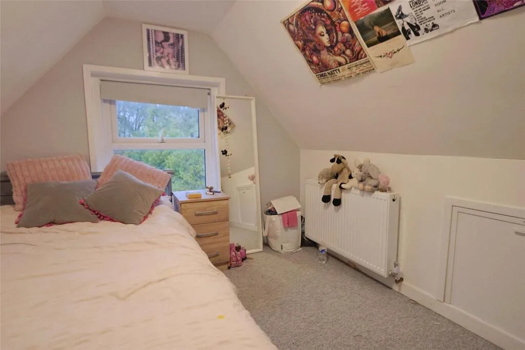 5 bedroom terraced house for rent