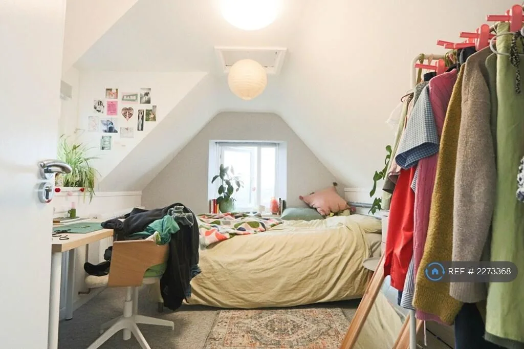 5 bedroom semi-detached house for rent