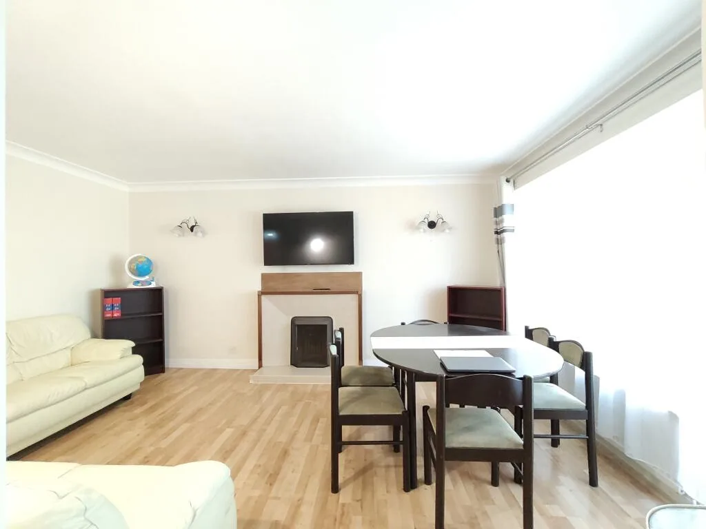 2 bedroom maisonette for rent