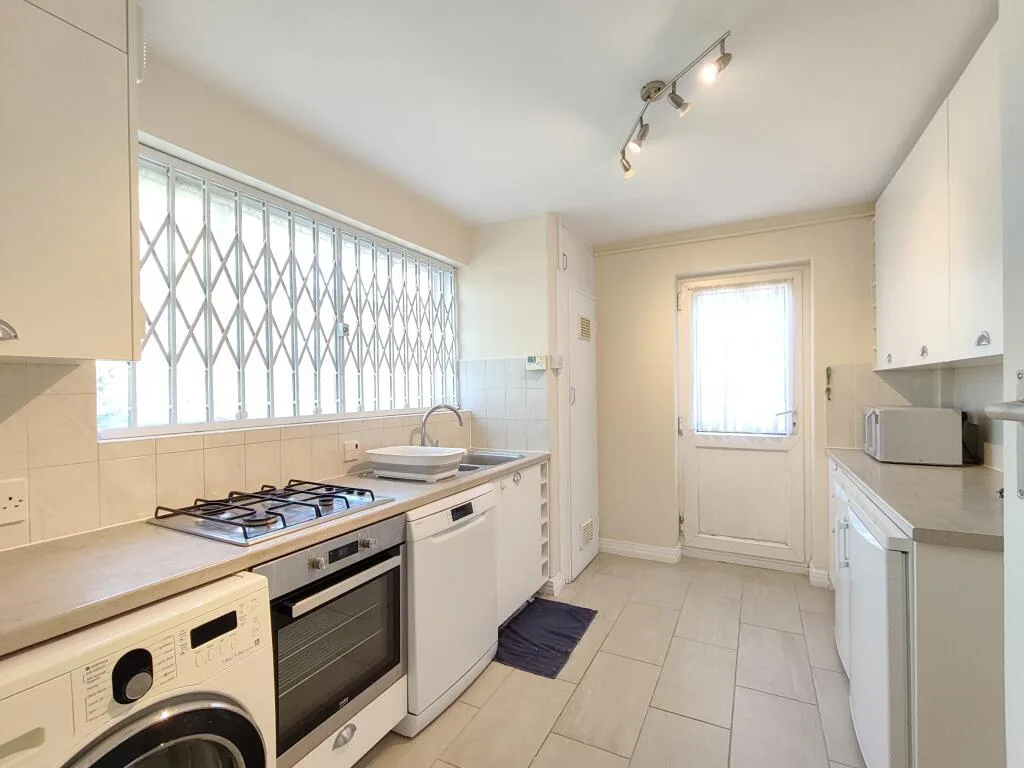 2 bedroom maisonette for rent