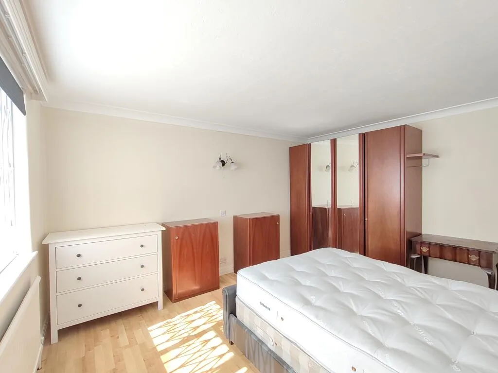 2 bedroom maisonette for rent