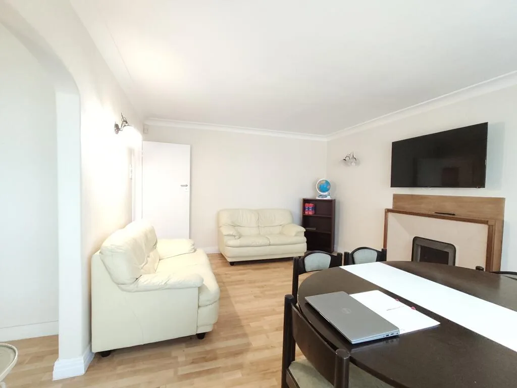 2 bedroom maisonette for rent