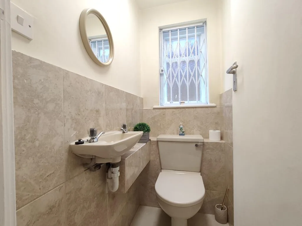 2 bedroom maisonette for rent