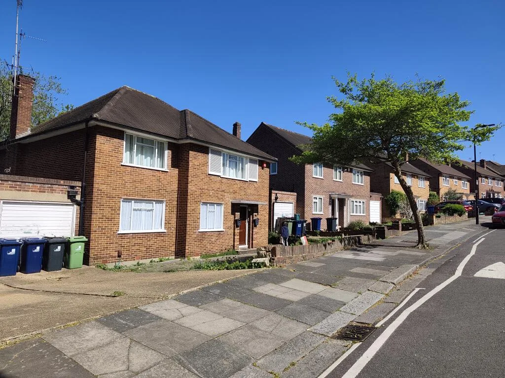 2 bedroom maisonette for rent