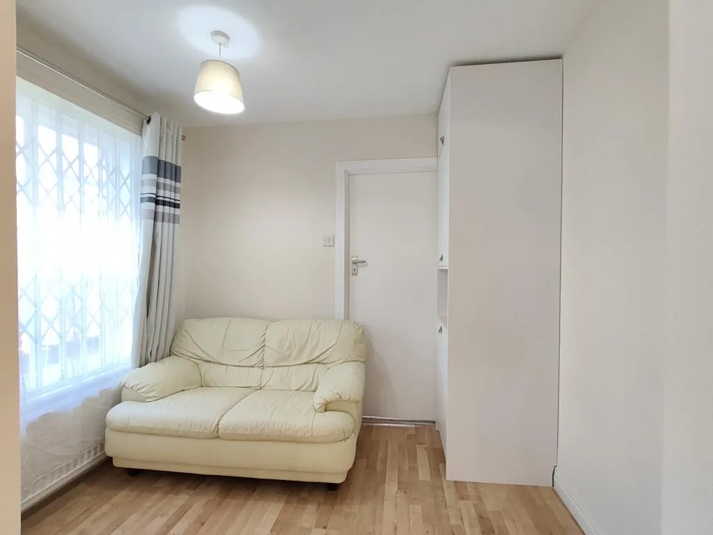 2 bedroom maisonette for rent
