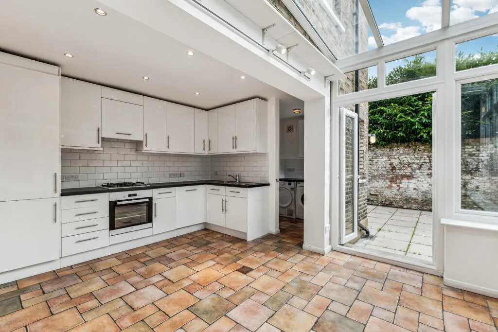 4 bedroom terraced house for rent