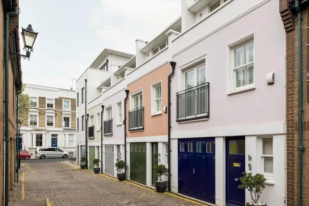 3 bedroom mews property for rent