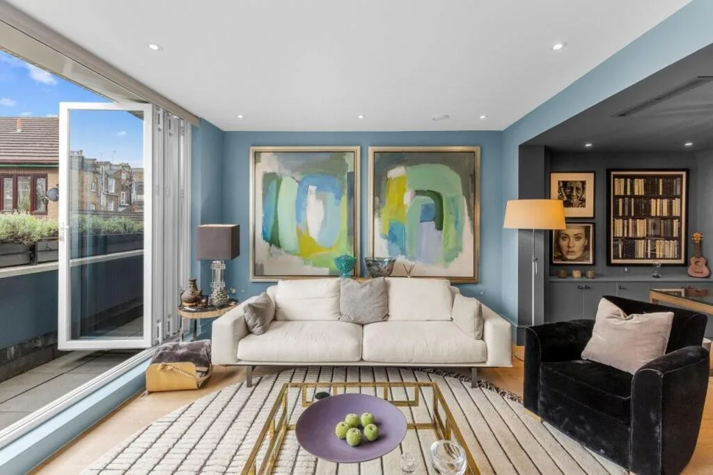 3 bedroom mews property for rent