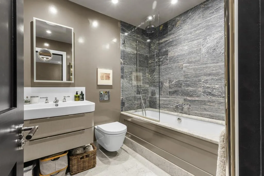 3 bedroom mews property for rent