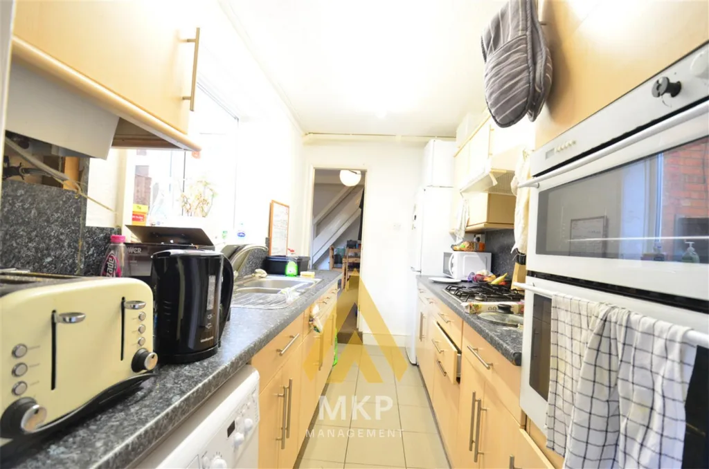 4 bedroom terraced house for rent