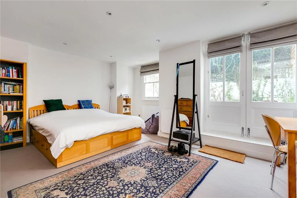 5 bedroom terraced house for rent