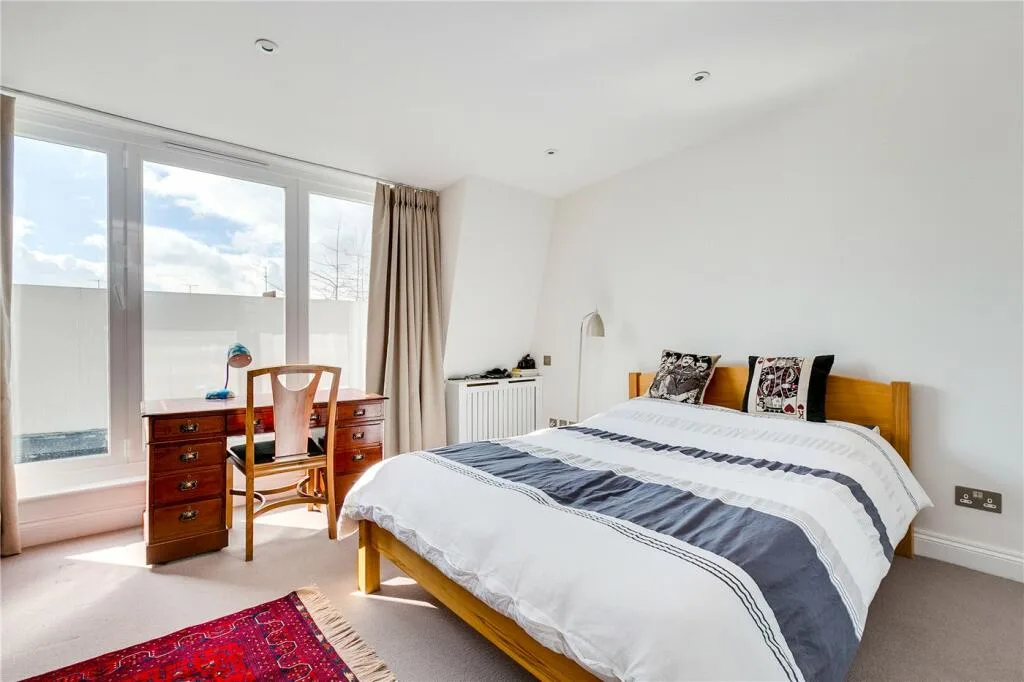 5 bedroom terraced house for rent
