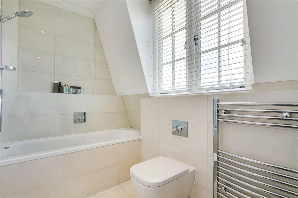 5 bedroom terraced house for rent