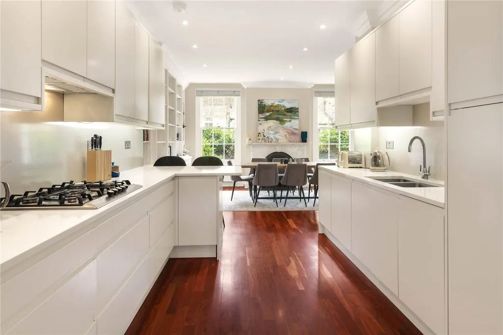 5 bedroom terraced house for rent