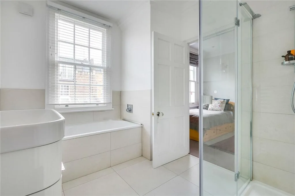 5 bedroom terraced house for rent